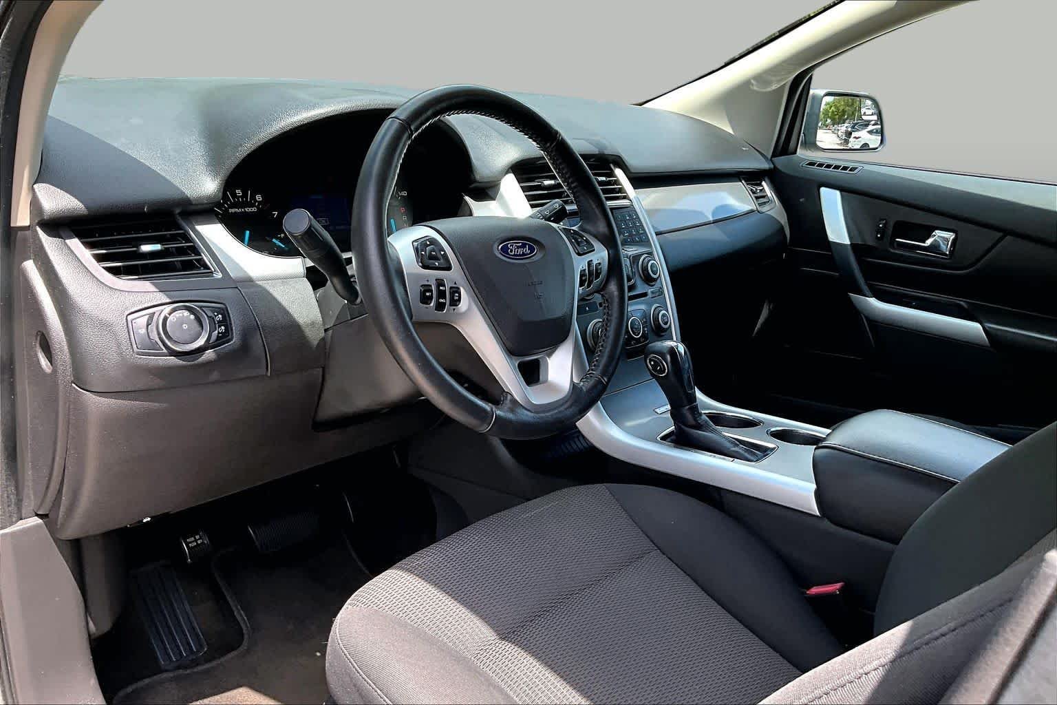 Used 2013 Mineral Grey Metallic Ford SEL image 18