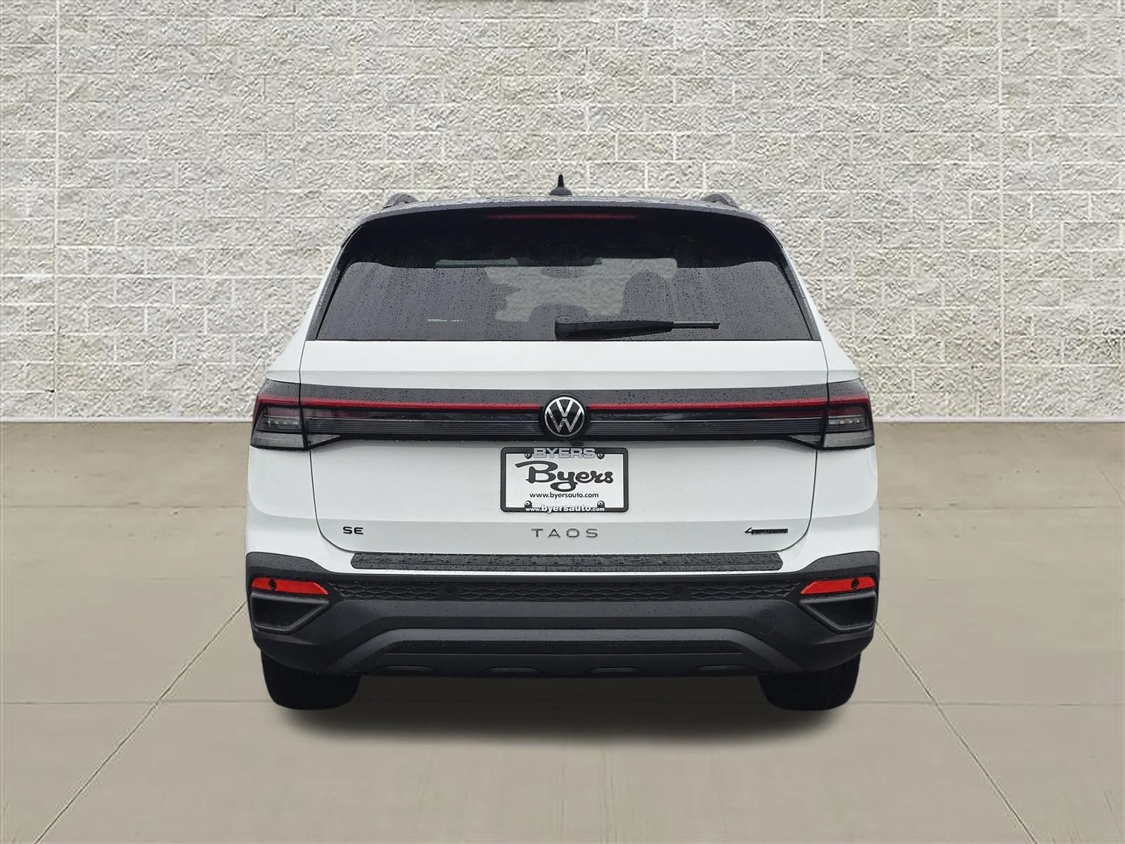 New 2026 Pure White w/Deep Black Roof Volkswagen SE Black image 6