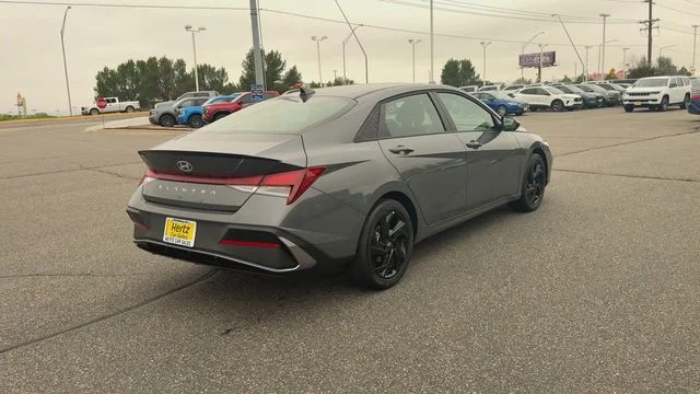 Used 2026 Gray Hyundai SEL Sport image 8