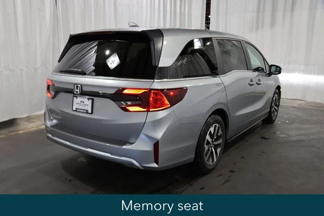 New 2026 Solar Silver Metallic Honda EX-L image 3
