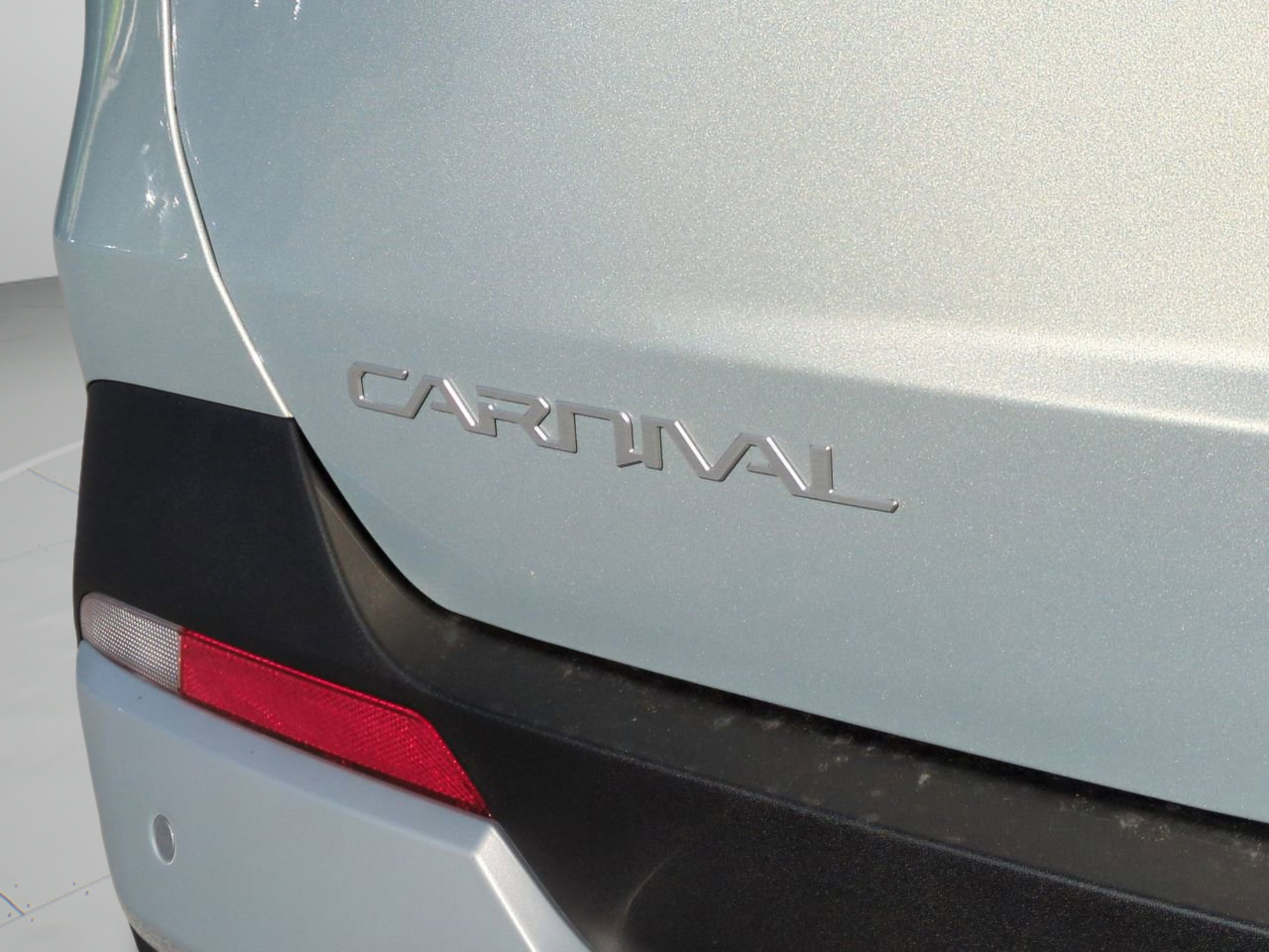 New 2026 Ivory Silver Kia EX image 15