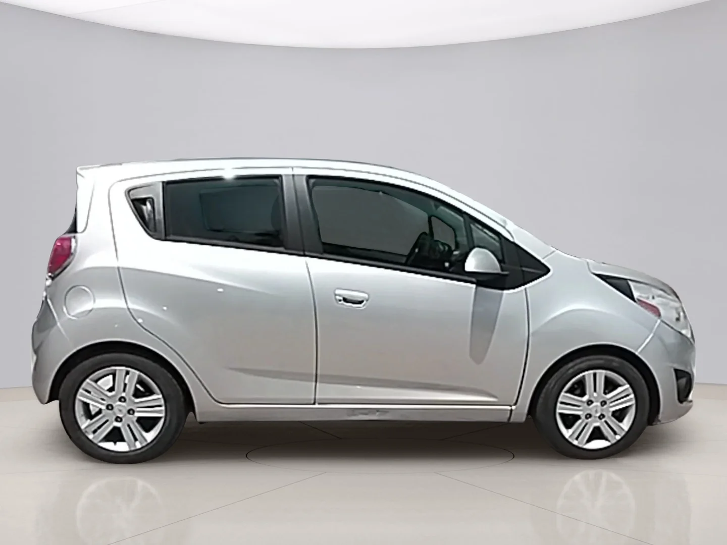 Used 2014 Silver Chevrolet LS image 6