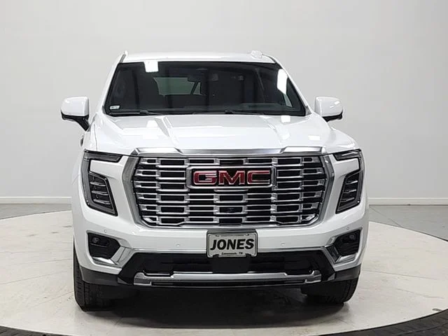 Used 2025 White GMC Denali image 2