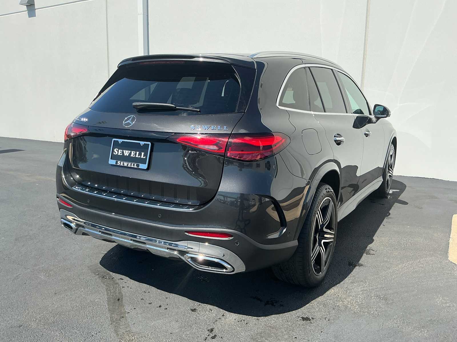 Certified Used 2023 Graphite Grey Metallic Mercedes-Benz GLC 300 image 4