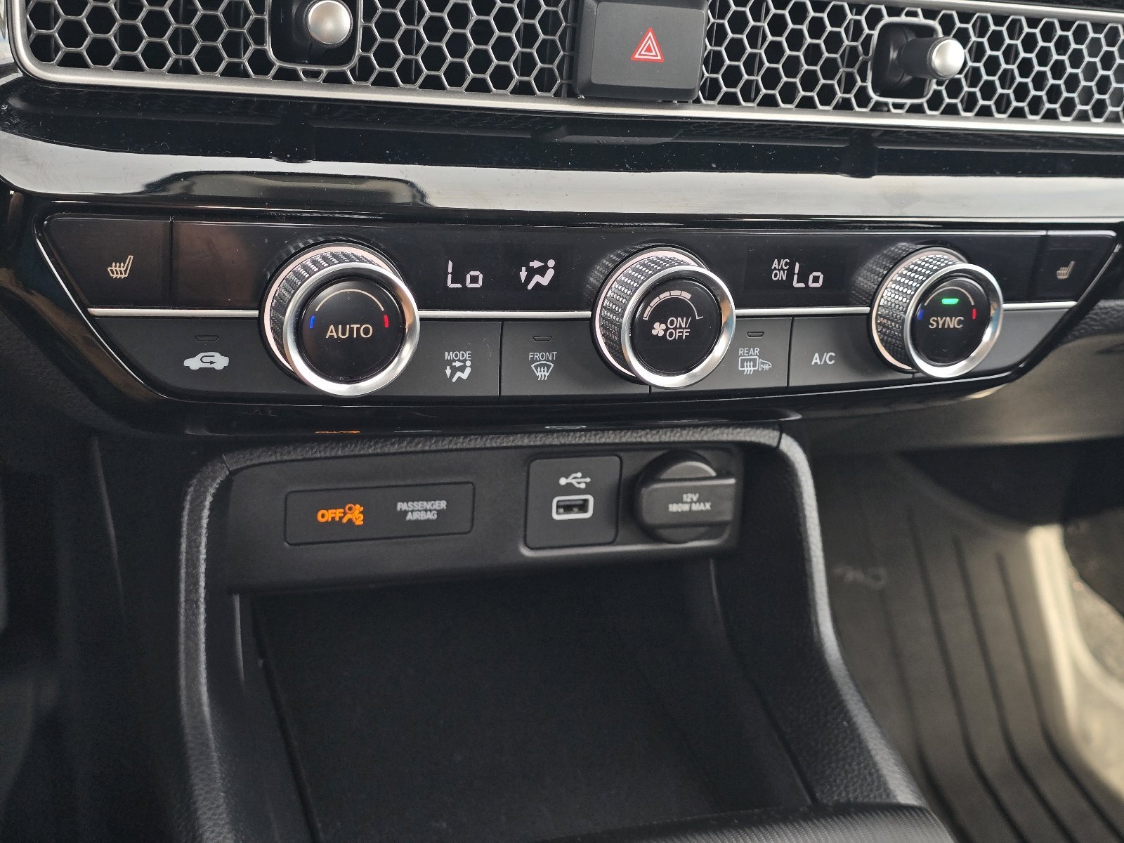 2024 Honda Civic Hatchback EX-L - Photo 44
