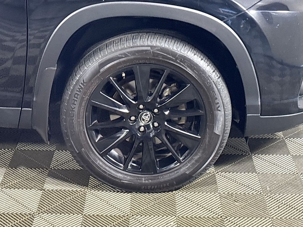 Used 2019 Midnight Black Metallic Toyota SE image 22