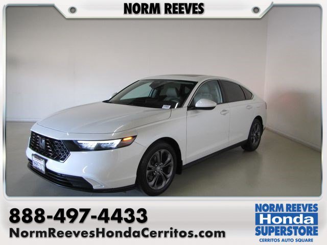 Certified Used 2023 White Honda EX image 1
