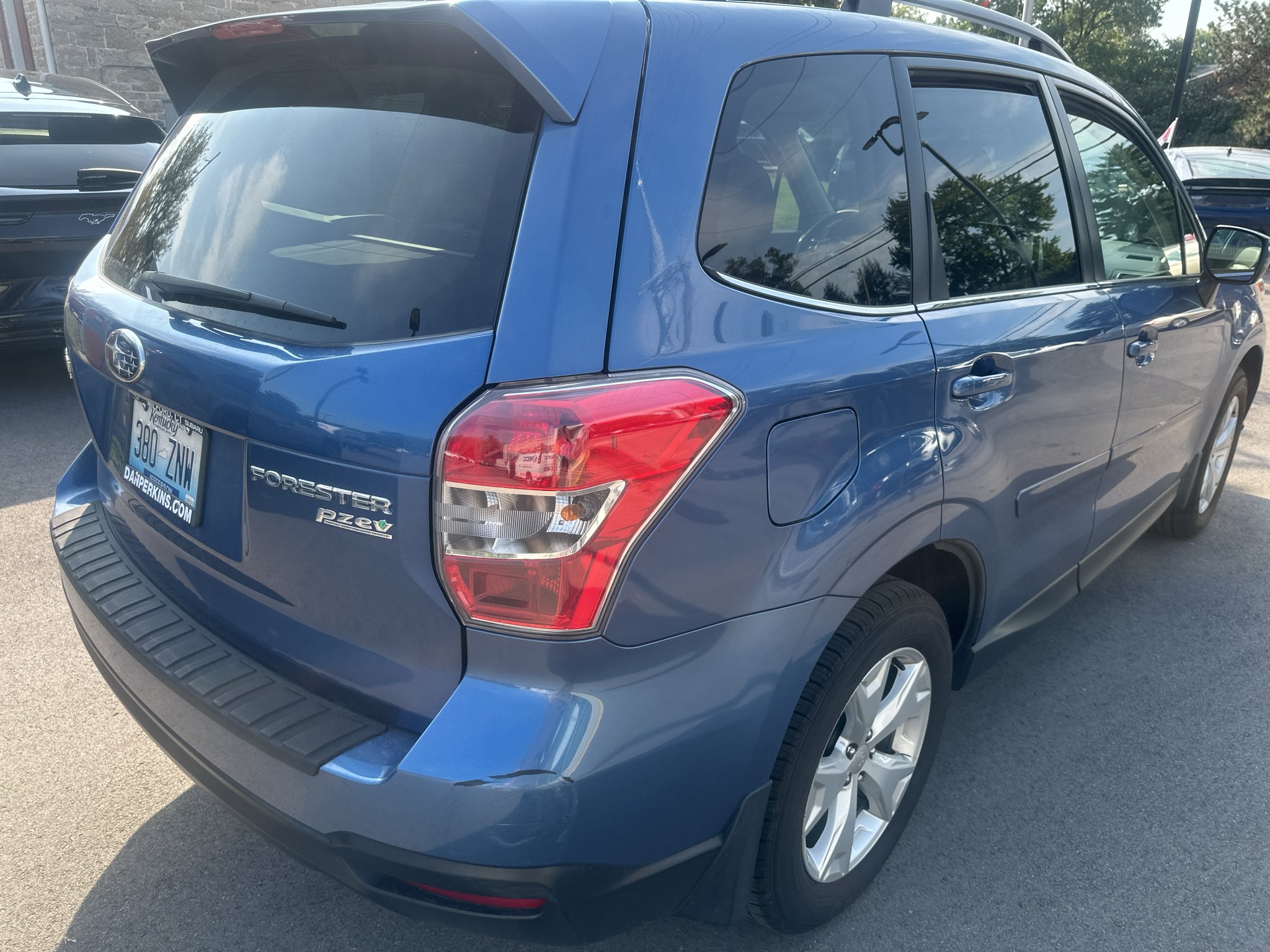 Used 2016 Quartz Blue Pearl Subaru 2.5i Limited image 3