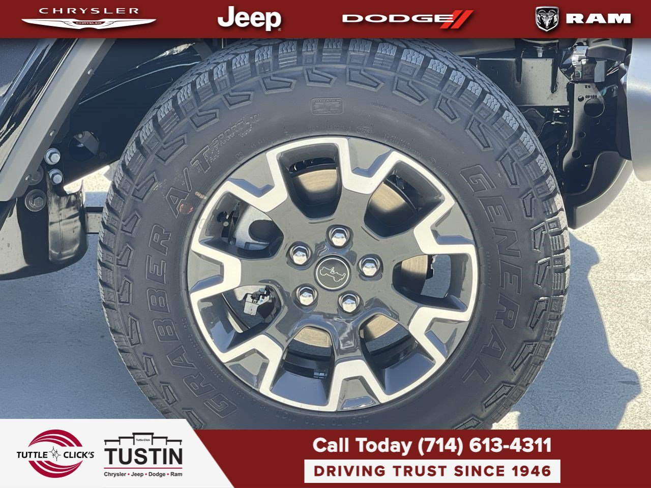 New 2026 Black Clear-Coat Exterior Paint Jeep Sahara image 10