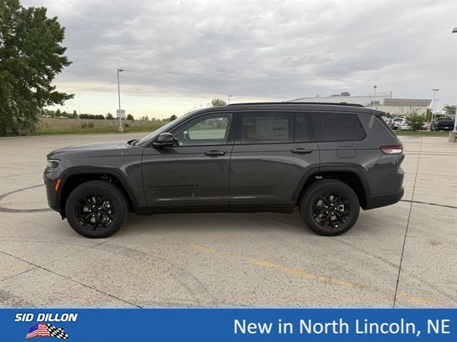 New 2026 Baltic Gray Metallic Clear-Coat Exterior Paint Jeep Laredo Altitude image 2