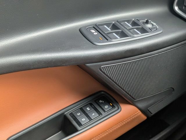 Used 2019 Silver Jaguar 30t Portfolio image 23