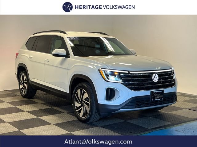 White 2025 Volkswagen Atlas SE FWD with Technology SUV / Crossover Front-Wheel Drive 8-Speed Automatic