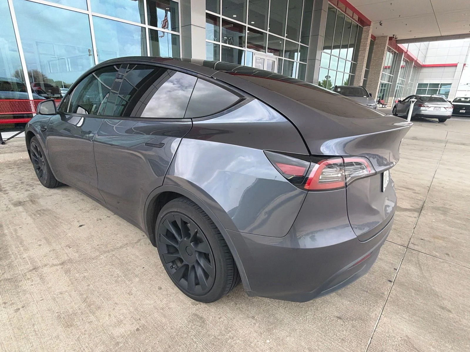 Used 2023  Tesla Long Range image 5