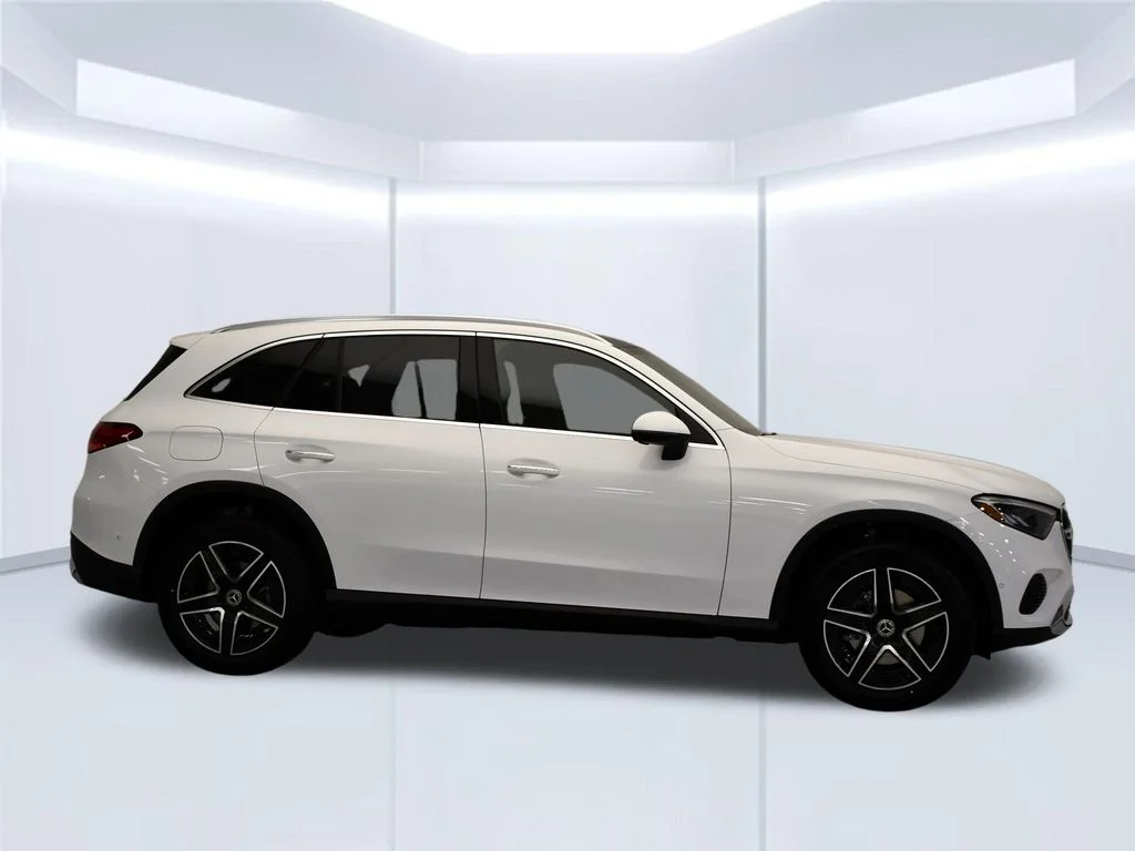 New 2026 Polar White Mercedes-Benz GLC 300 image 6