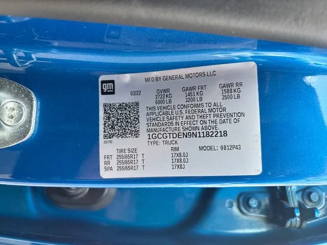 Used 2022 Bright Blue Metallic Chevrolet Z71 image 35