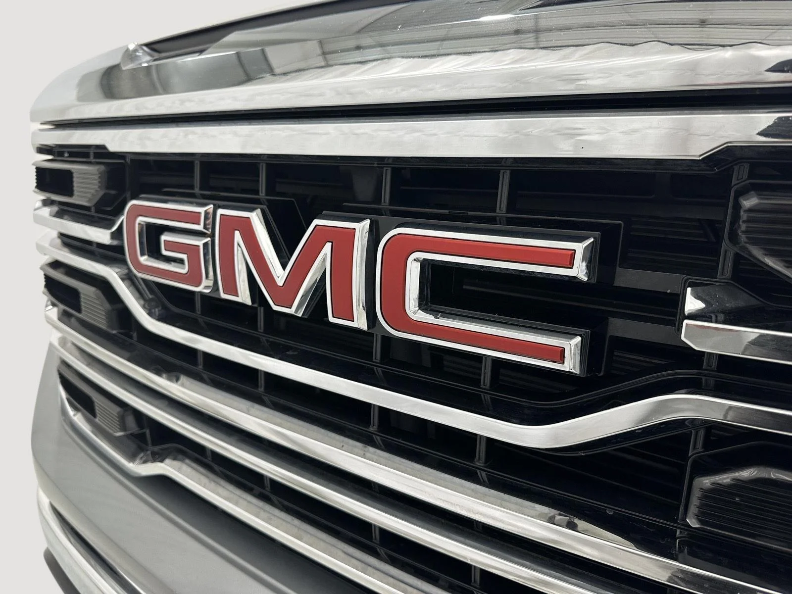 Used 2026 Sterling Metallic GMC SLT image 29