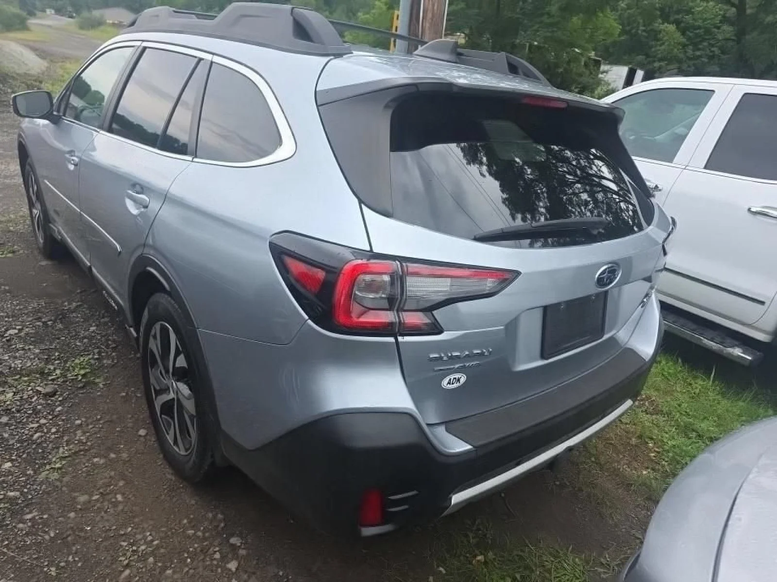 Used 2020 Ice Silver Metallic Subaru Limited image 4