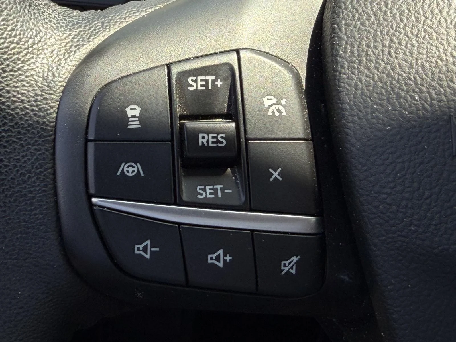 Used 2020 Blue Ford  image 9