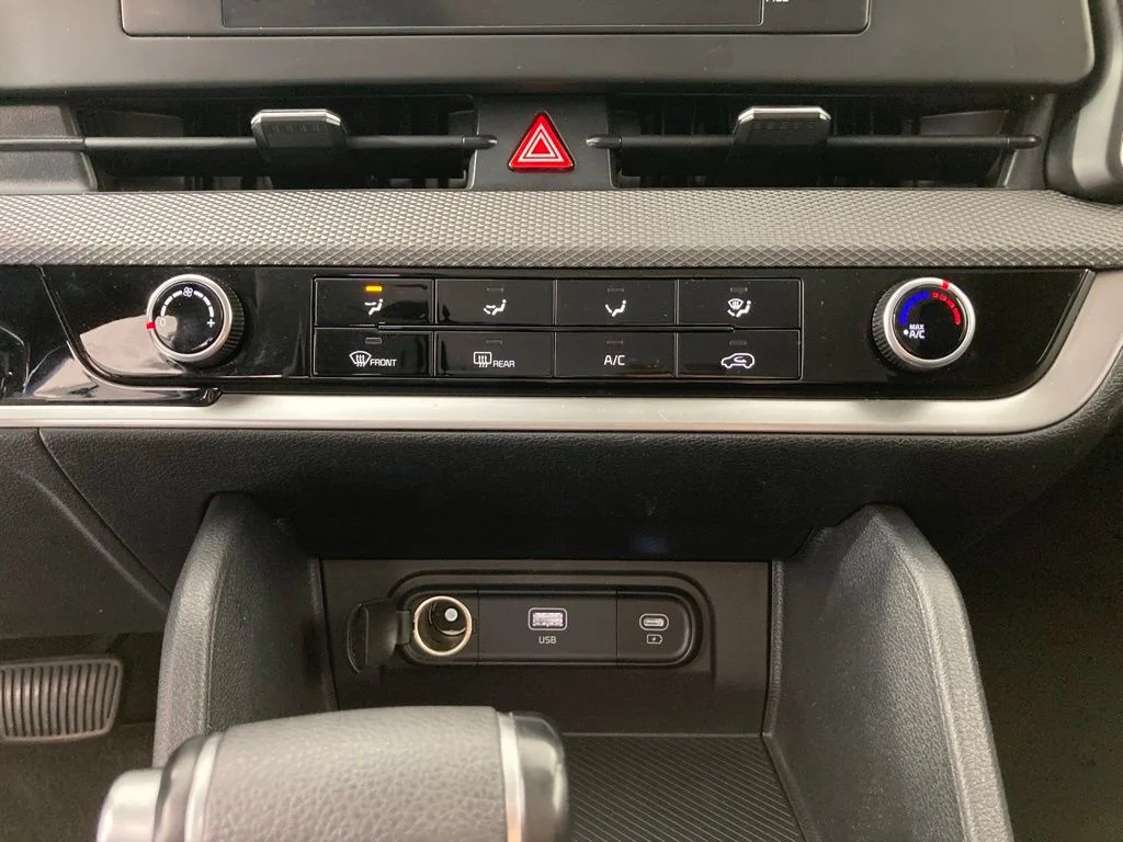 Used 2025 Black Kia LX image 11