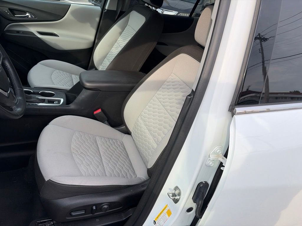 Used 2019 Summit White Chevrolet  image 9