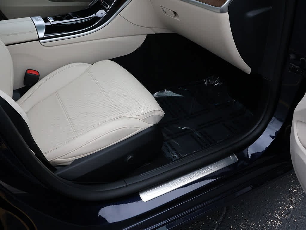 Used 2023 Lunar Blue Metallic Mercedes-Benz C 300 image 30