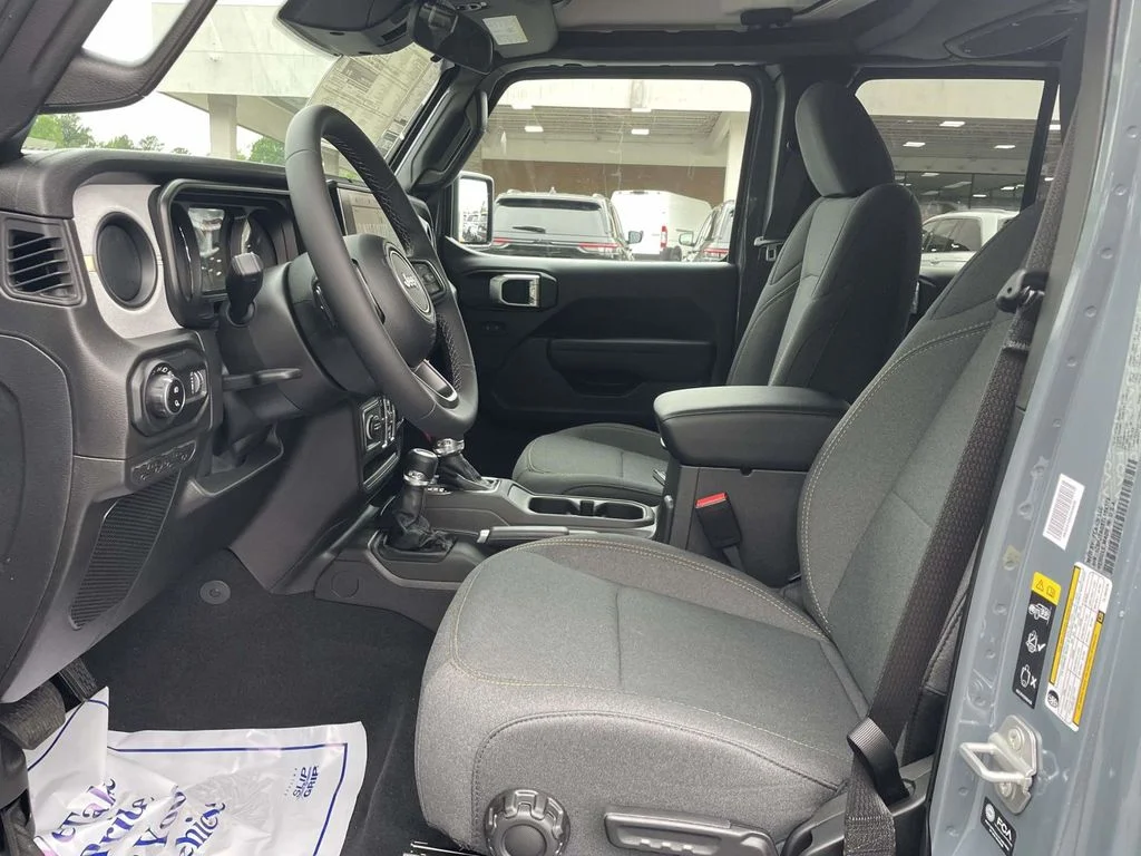 New 2026 Anvil Clearcoat Jeep Sport S image 25
