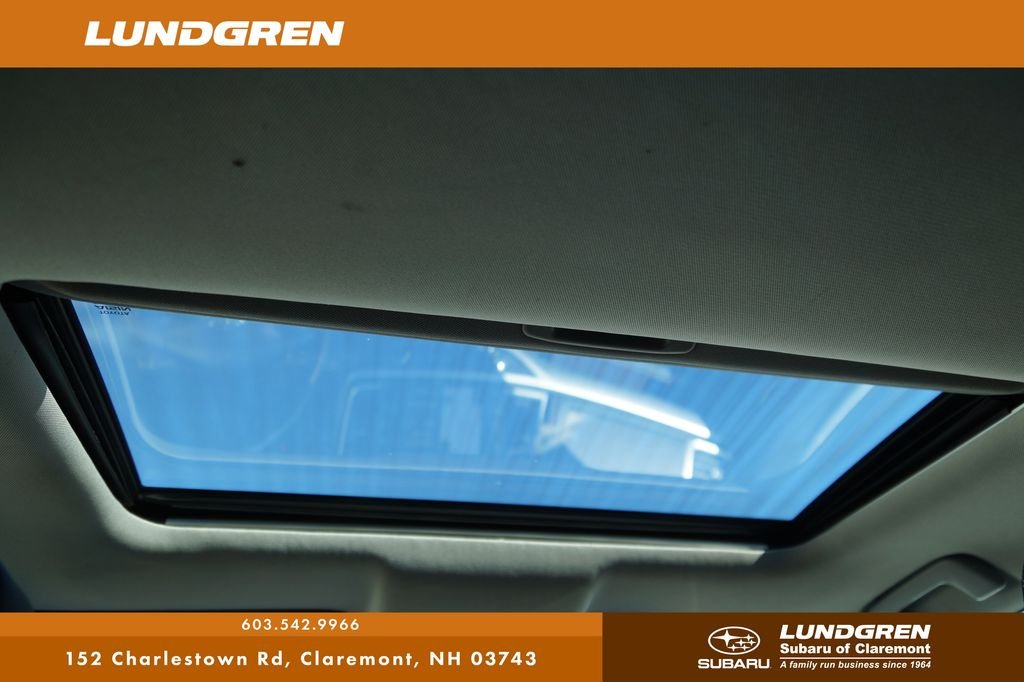 Used 2018 Silver Toyota XLE image 34
