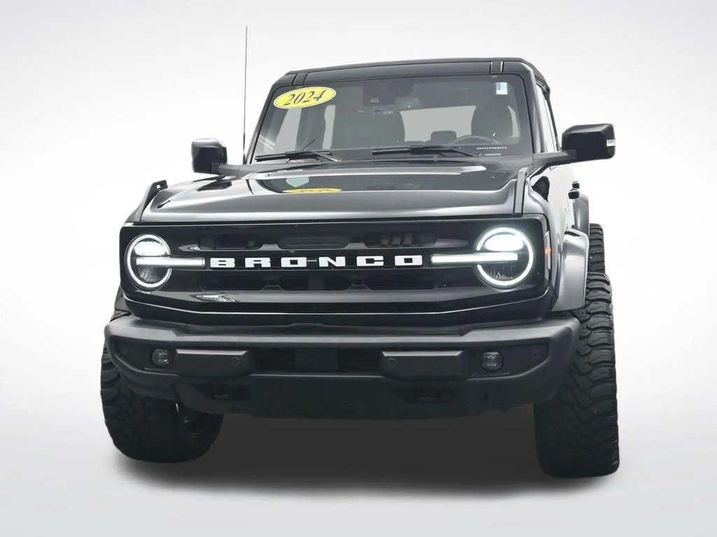 Used 2024 Shadow Black Ford Outer Banks image 2