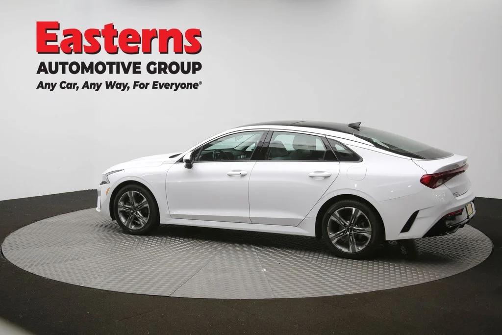Used 2022 White Kia EX image 62