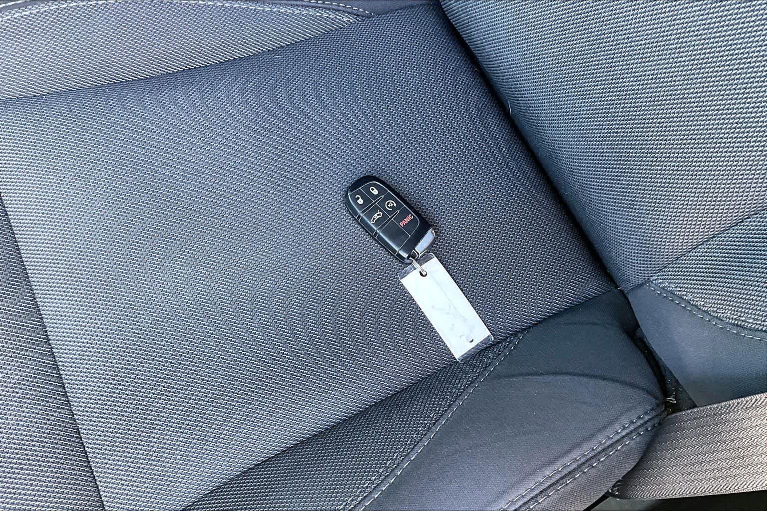 Used 2017 Pitch Black Clearcoat Dodge SE image 14