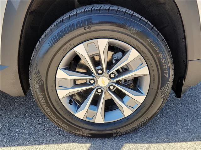 Used 2025 Gray Chevrolet LT Front-Wheel Drive image 7
