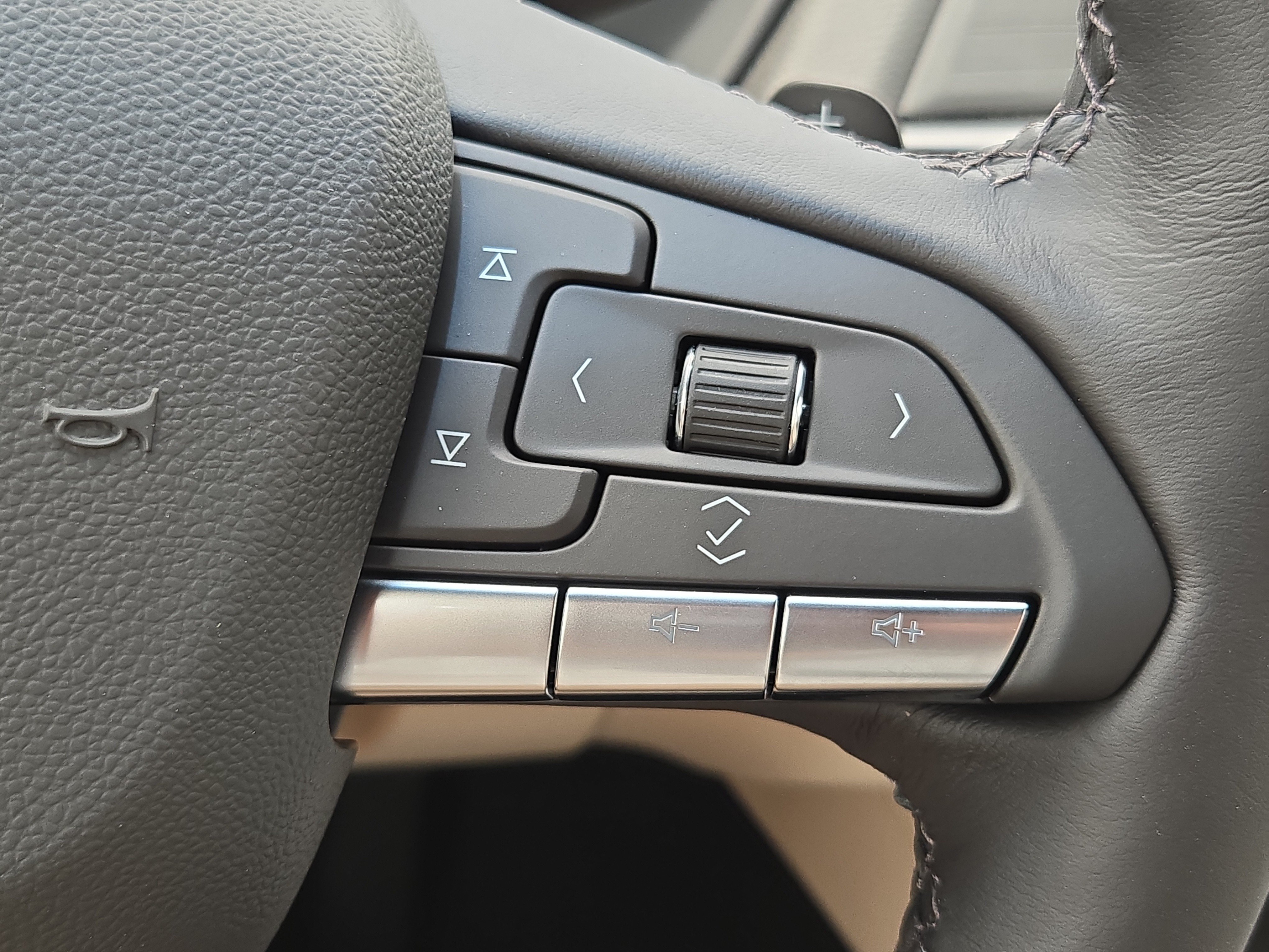 New 2026 Argent Silver Metallic Cadillac Premium Luxury image 26