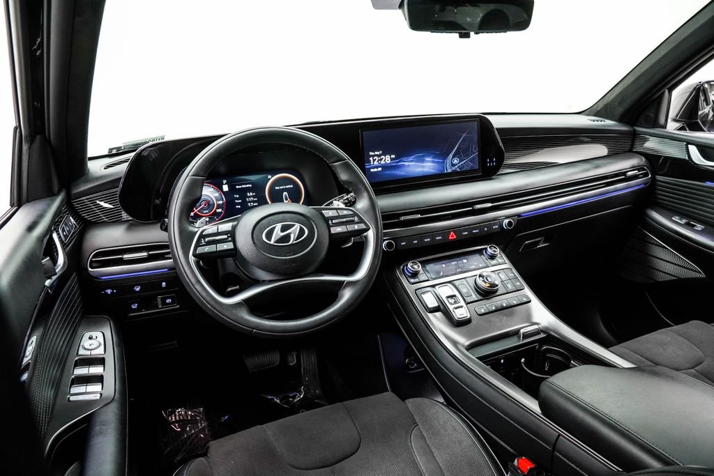 Used 2025 Black Hyundai Calligraphy Night Edition image 4