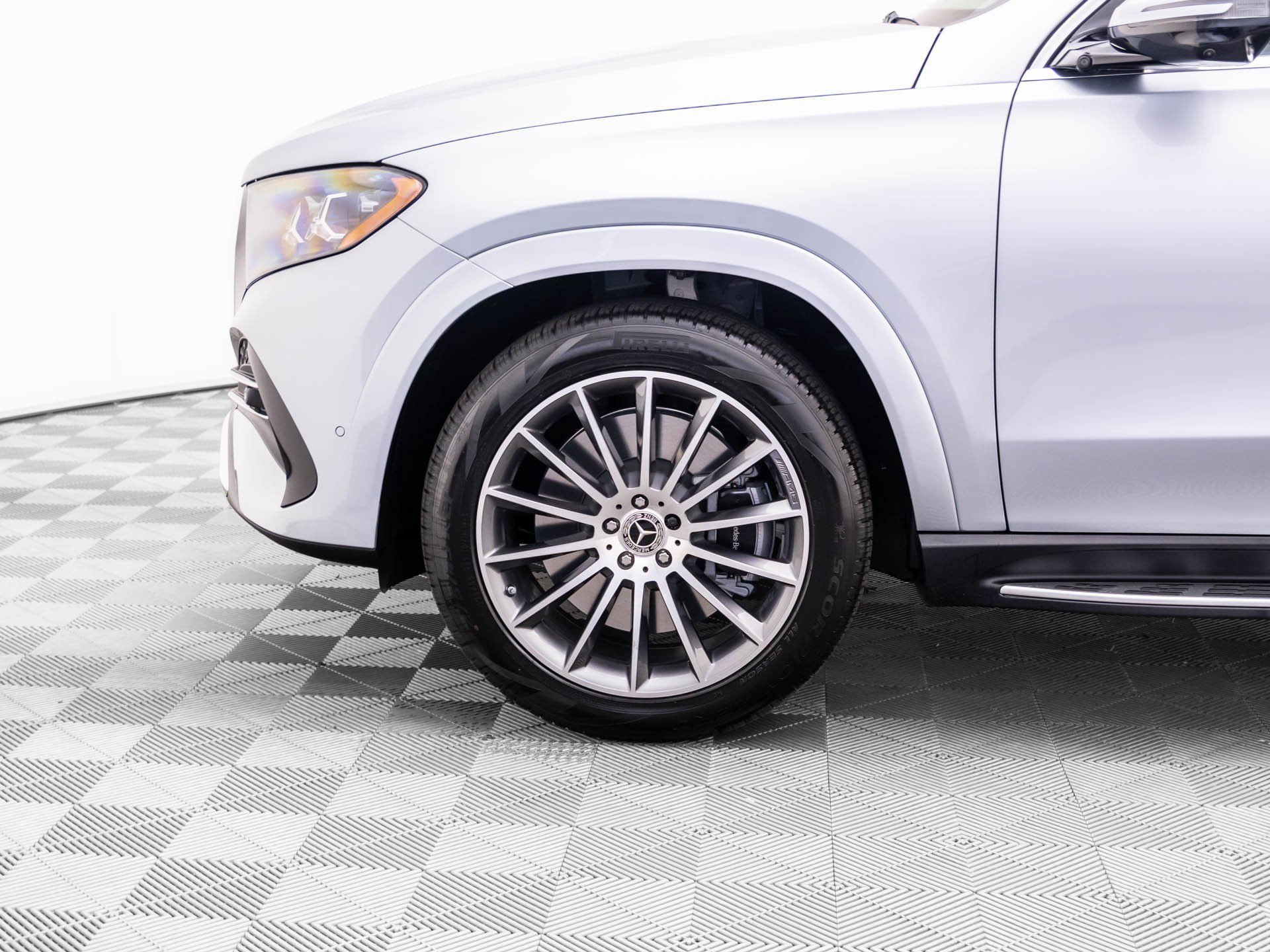 New 2027 Silver Mercedes-Benz GLE 450 image 36
