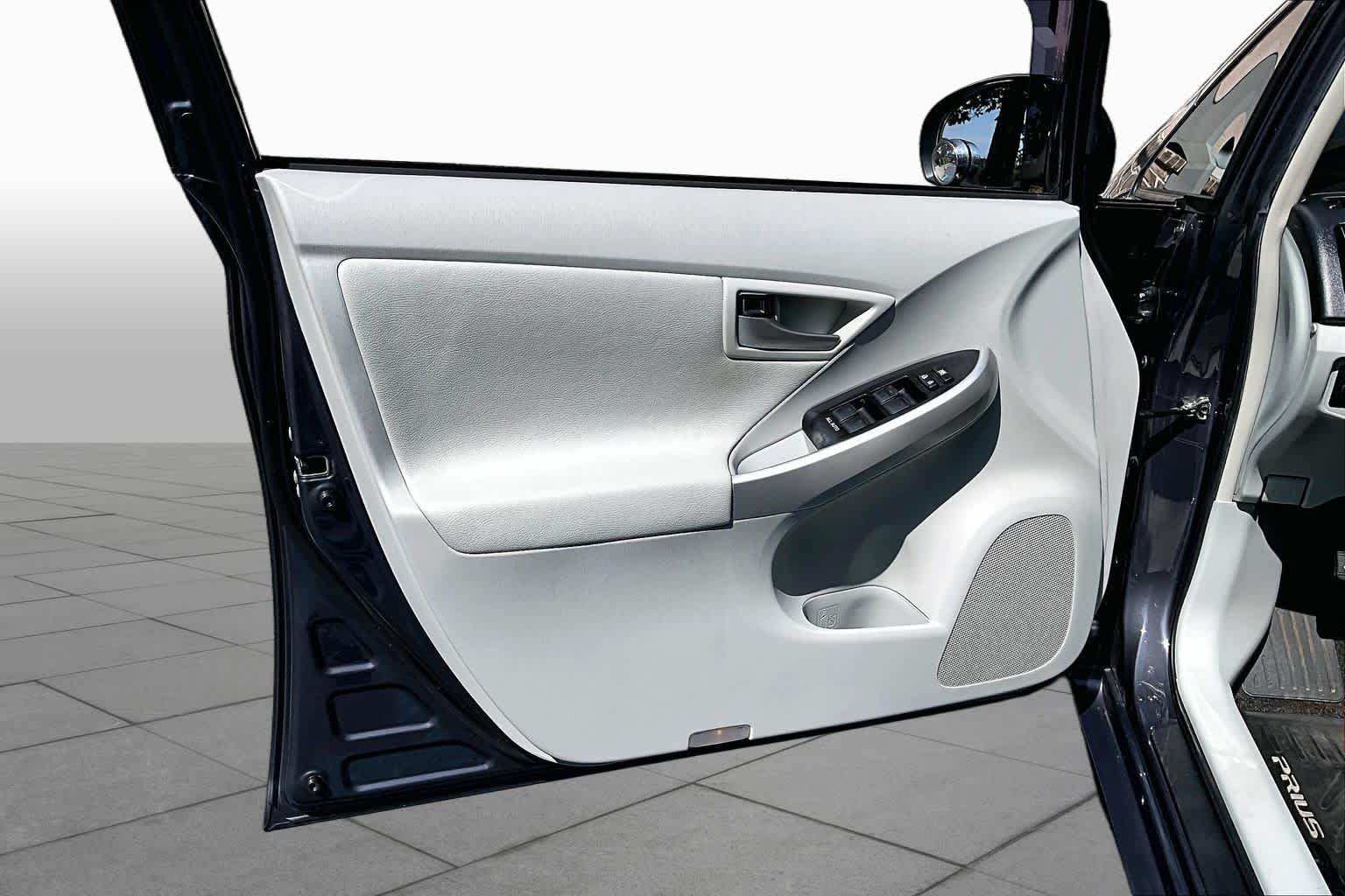 Used 2013 Winter Gray Metallic Toyota Two image 21