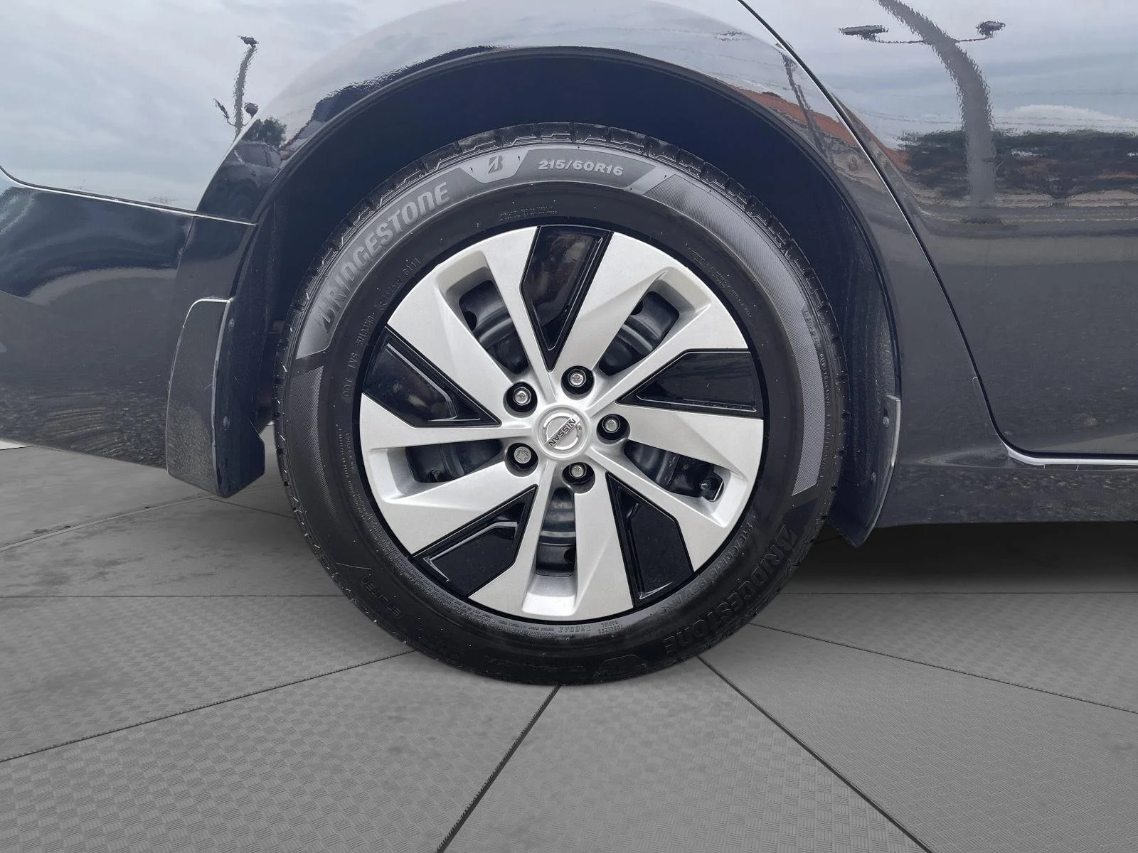 Used 2022 Super Black Nissan 2.5 S image 20