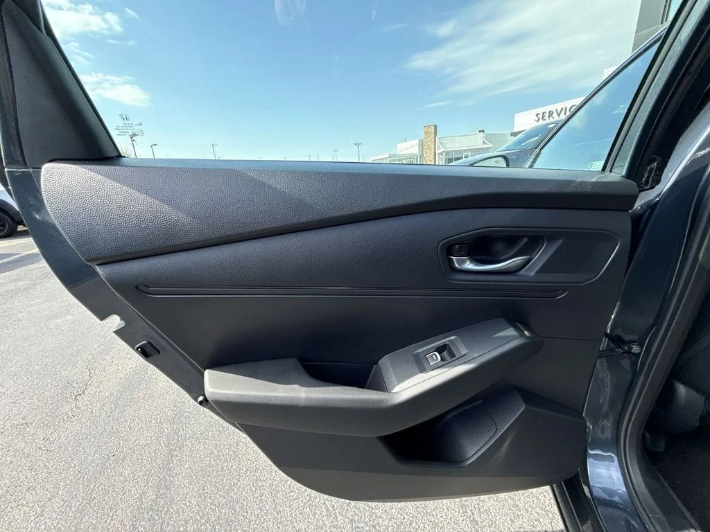 Used 2025 Blue Honda SE image 22