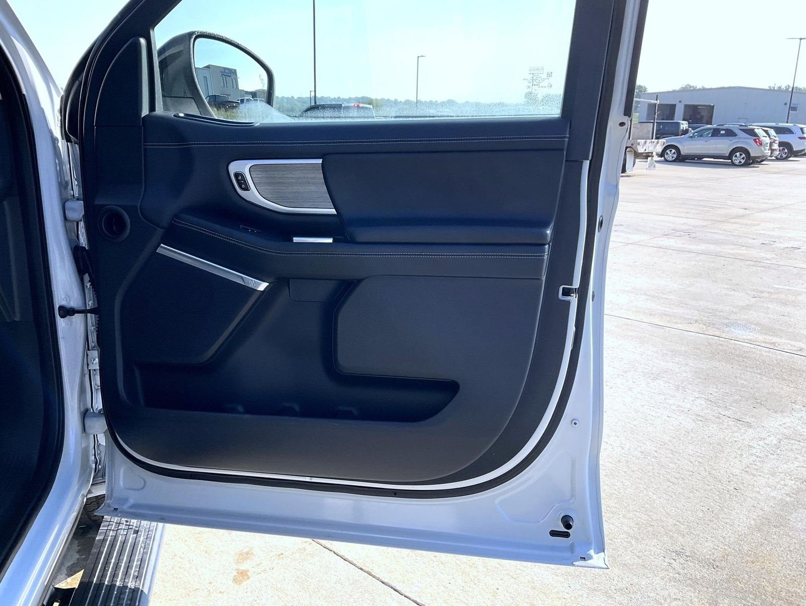 Used 2025 Silver Ford Platinum image 17