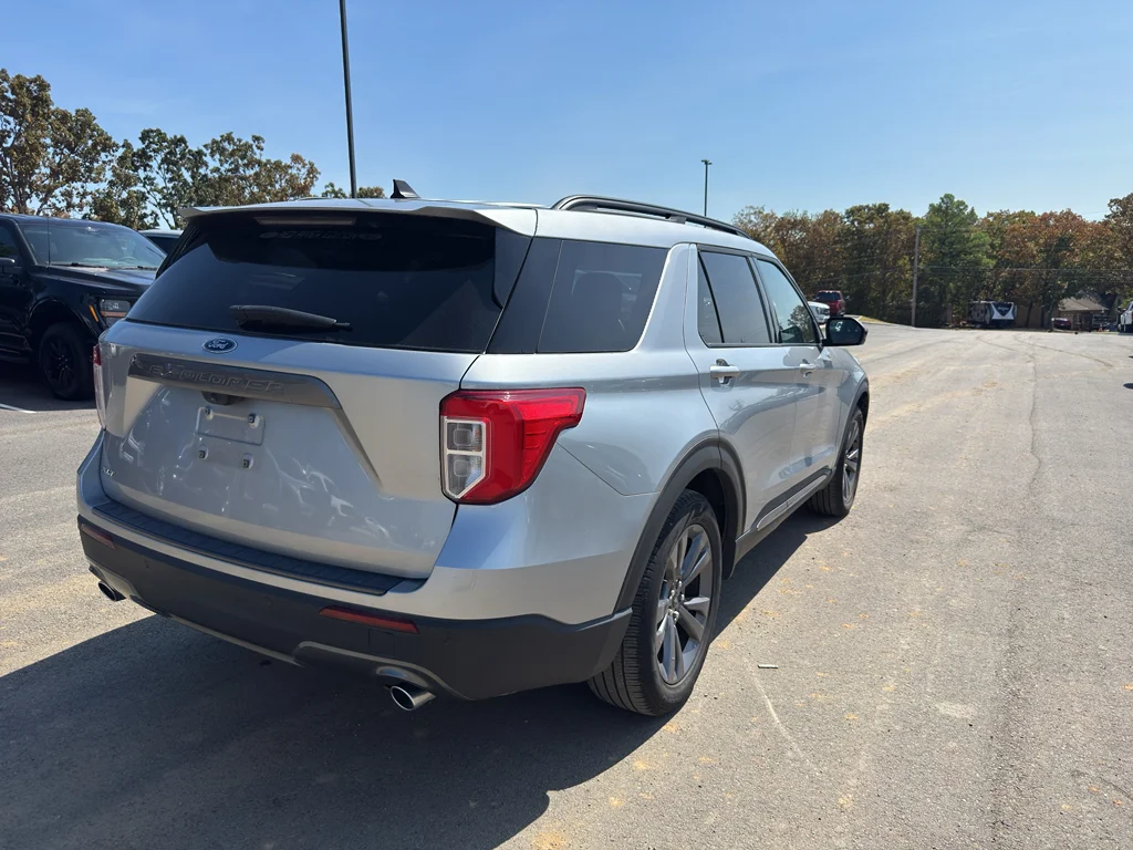Certified Used 2023 Iconic Silver Metallic Ford XLT image 5