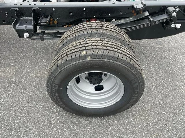 New 2026 Oxford White Ford F-350® XL image 6