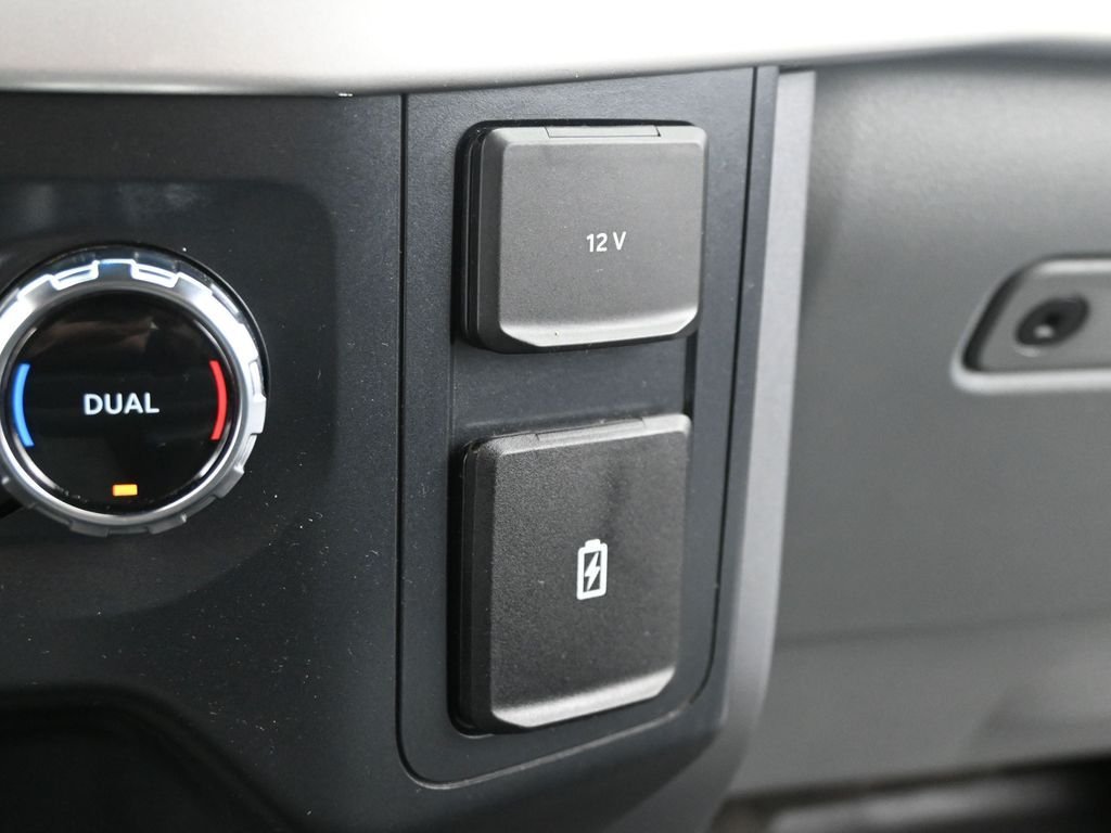 Used 2022 White Ford XLT image 30