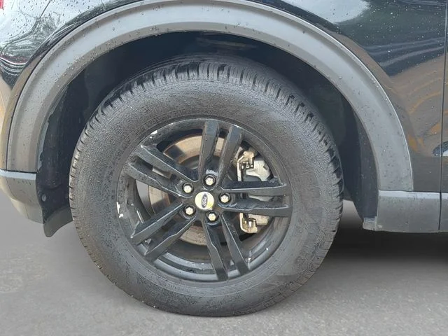Used 2020 Black Ford XLT image 11