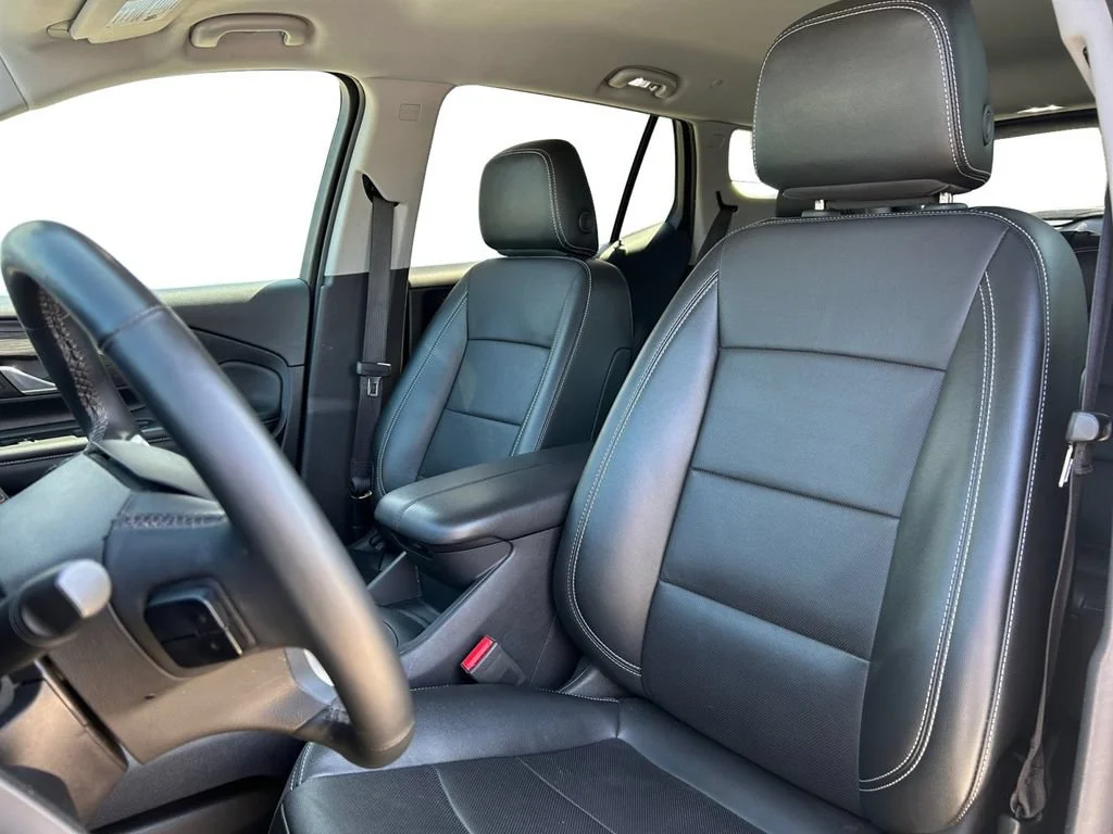 Used 2024 Summit White GMC SLT image 26
