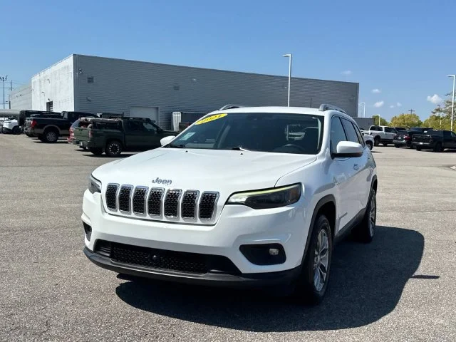 Used 2021 White Jeep Latitude Lux image 9