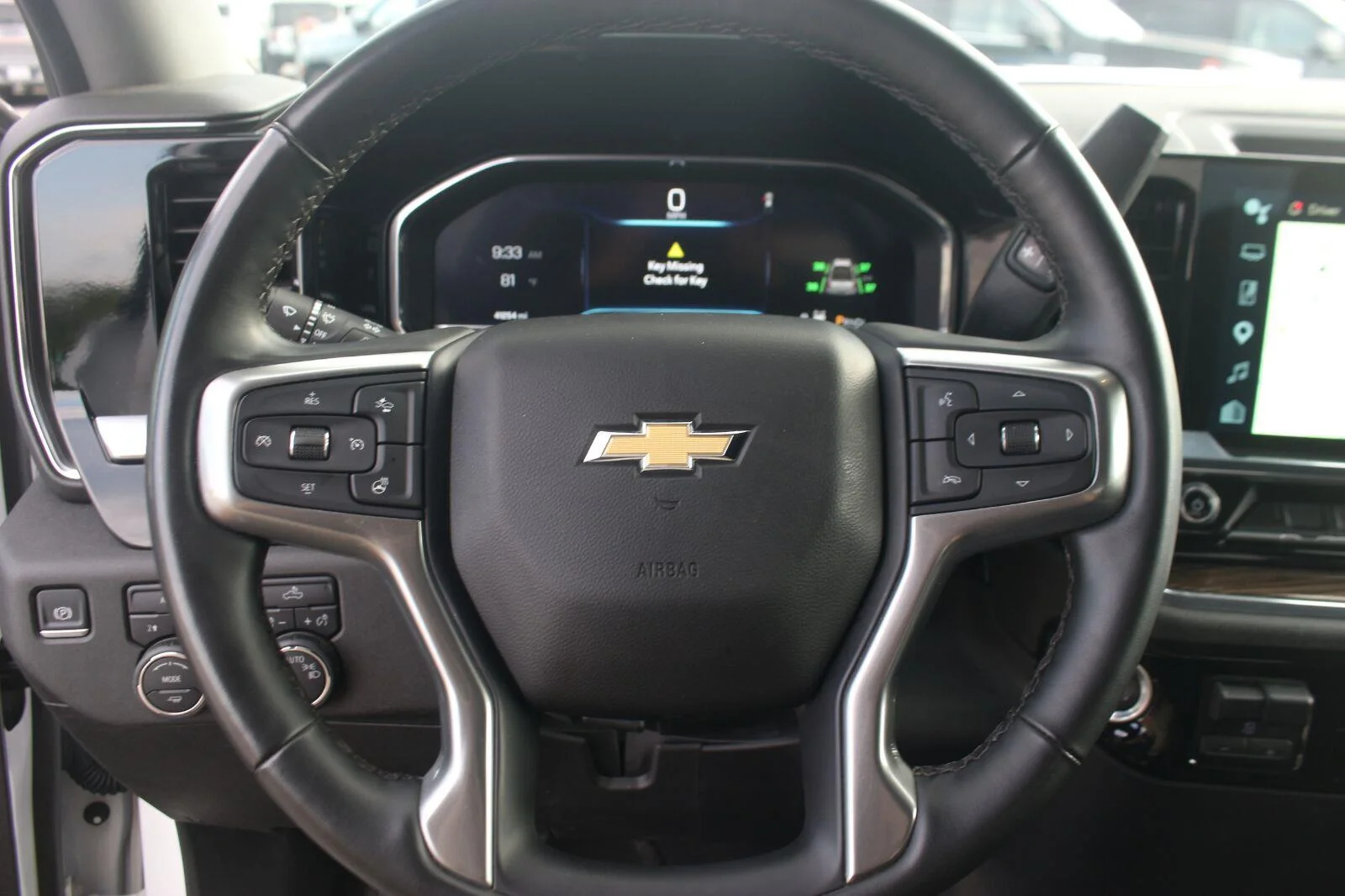 Used 2025 Summit White Chevrolet LT image 20