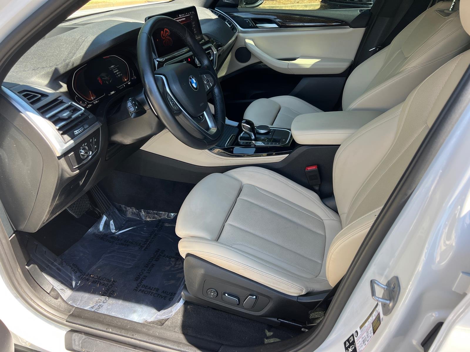 Used 2025 Mineral White Metallic BMW xDrive30i image 9