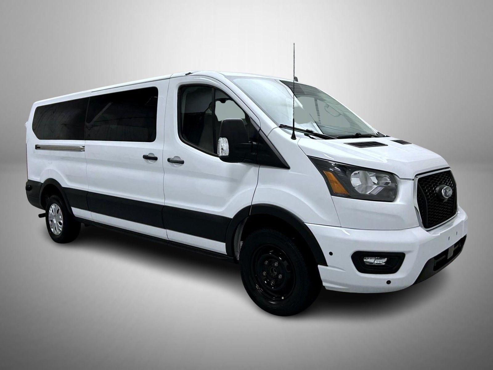 Used 2024 White Ford XLT image 3