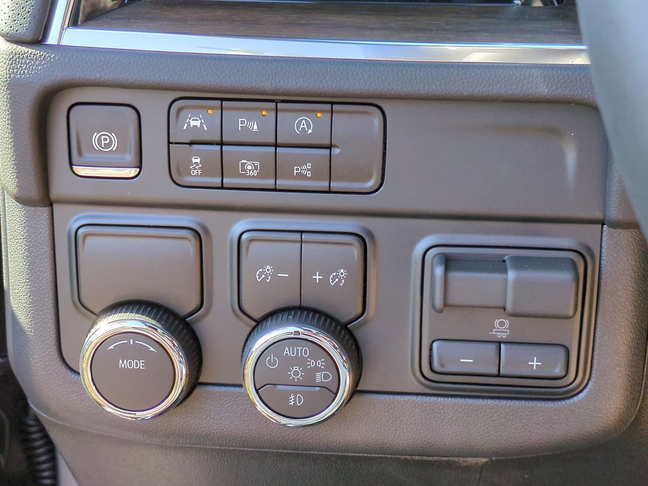 2026 Chevrolet Suburban High Country - Photo 18