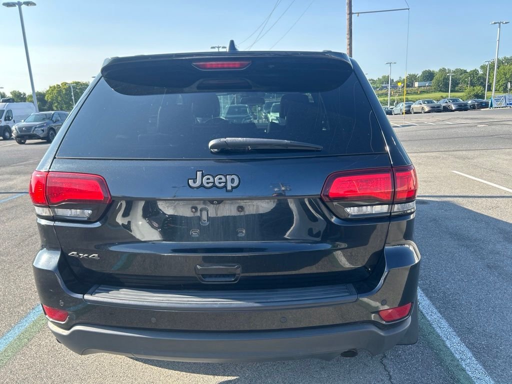 Used 2016 Black Jeep Laredo image 6