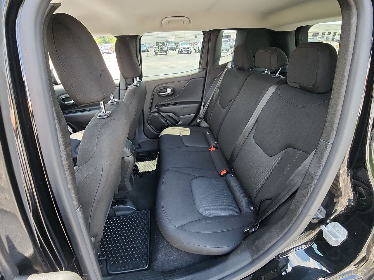 Used 2023 Black Clearcoat Jeep Latitude image 22